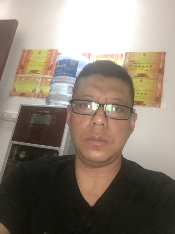 牵手的第一张照片--贵阳中老年相亲网