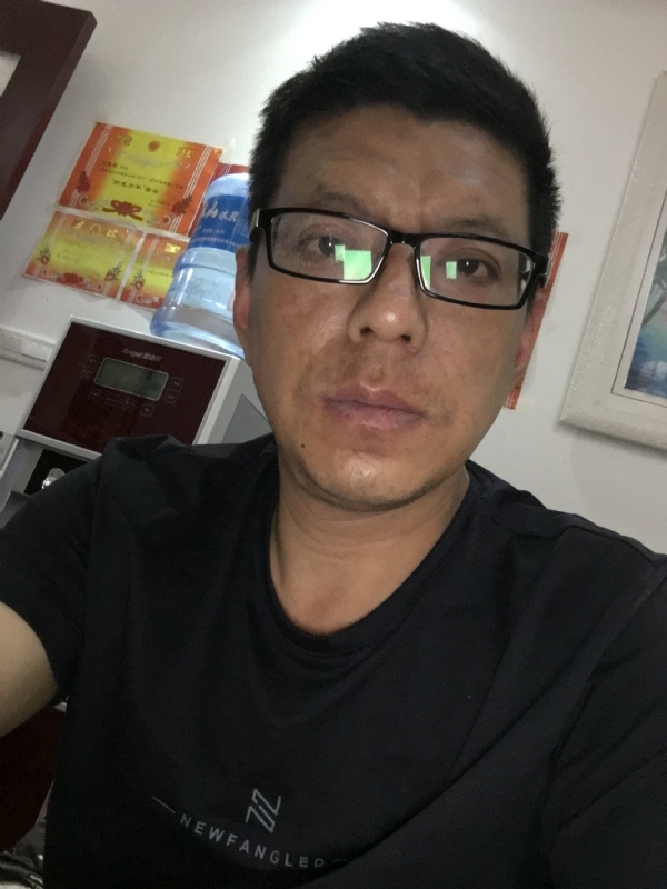 牵手的第三张照片--贵阳中老年相亲网