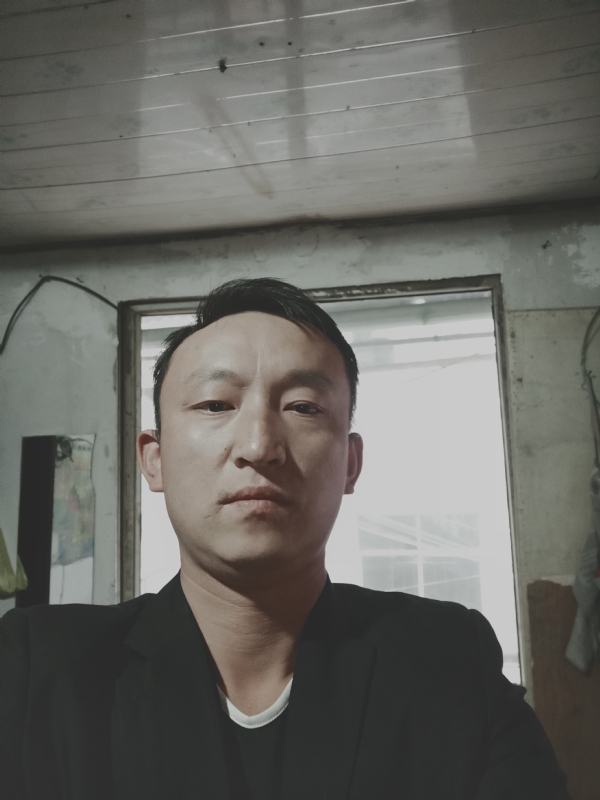 放弃爱你的第一张照片--贵阳中老年相亲网